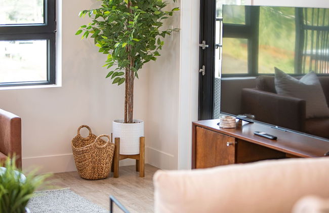 Huckin' Harry's by Revelstoke Vacations - Photo 26