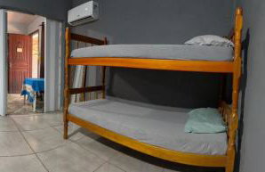 Residencial Casas 1 e 2 quartos Tv Ar Estacionamento Wifi Próximo ao Centro e Paraguai - Foto 17