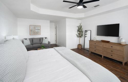 Lakefront Gem with Hot Tub and Game Room in Graford - Foto 13