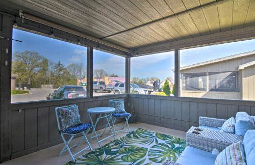 Resort Cabin with Nearby Pool and Lake Access! - Foto 5