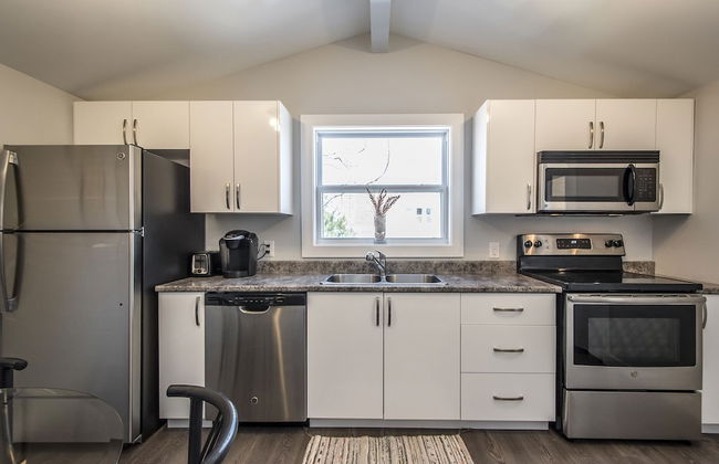 Spacious DAL & Downtown Apartments - Photo 27