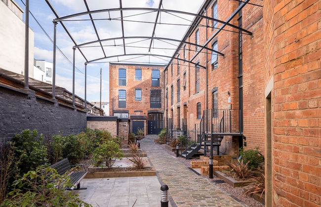 Elliot Oliver - Modern 2 Bedroom Town Centre Apartment - Photo 15