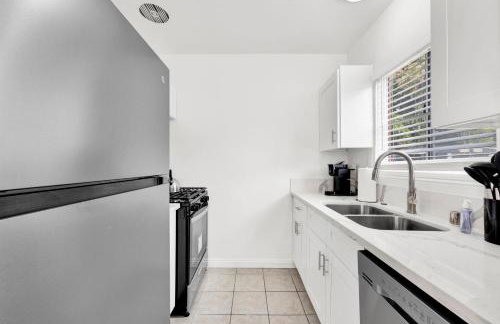 Cozy Elegant Oasis With Parking - Foto 5