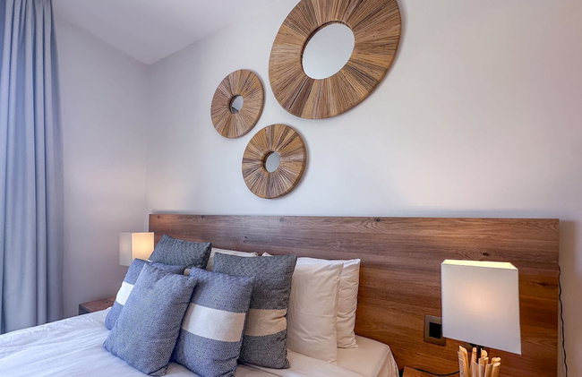 Exclusive Penthouse With Picuzzi Steps From Beach - Foto 17