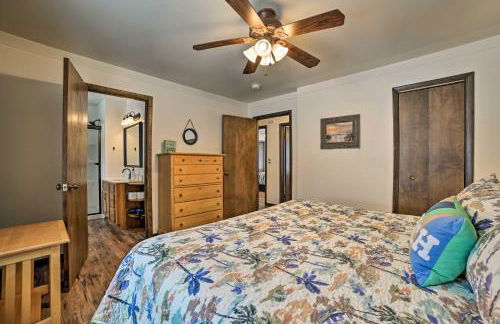 Houghton Lake Cottage Escape with Patio! - Foto 13