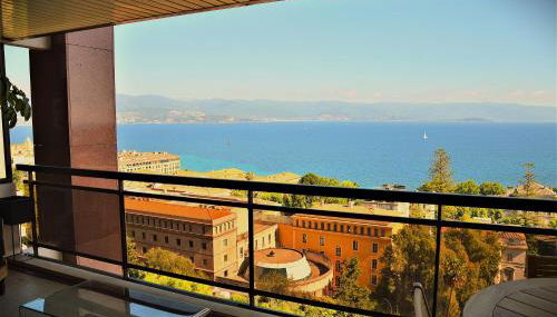 Grand T2 STANDING AJACCIO Proche centre et plages VUE PANORAMIQUE PARKING PRIVE - Foto 5