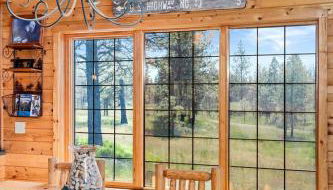 Spacious Rustic Cabin Rental with a Hot Tub in Cheney, Washington - Foto 4