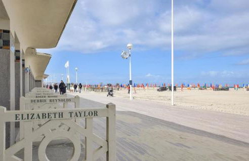 Beautiful Home In Auberville With Wifi - Photo 26