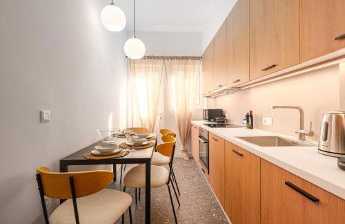 Bright & Contemporary Home with Balcony in Vibrant Piraeus - Foto 4