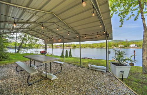 Lake Luzerne Home with Fire Pit on Hudson River - Foto 16
