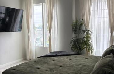 The Canvas Modern 4BR Retreat Rooftop - Photo 15