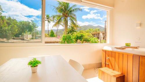 Casa d'Aroeira Residencial Boutique - Centro de Juqueí - Perto de Tudo - 2 quadras do Mar - Serviço de Praia - Roupa de Cama 600 fios algodão Egípcio - Tudo Novo - Estacionamento Interno - Cozinha - Consulte unidades com Ofurô Hidro e Cromoterapia - Foto 2