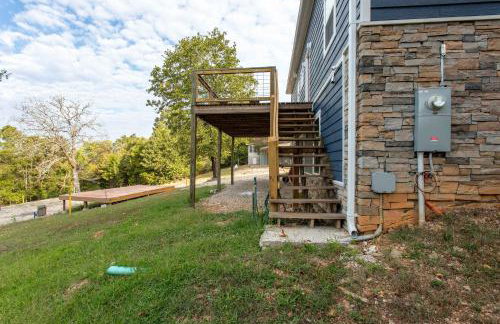 3BR House By Lake with BBQ Fire Pit & EV Charger - Foto 36