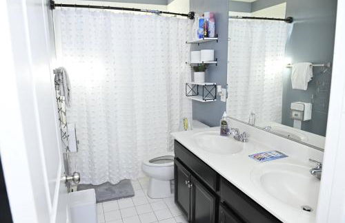 Luxury Living at Woodmore - Foto 24