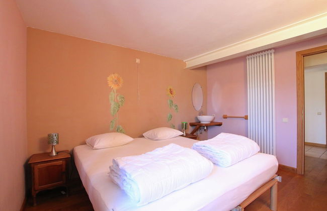 Former Farmhouse in Adorned Village - Foto 14