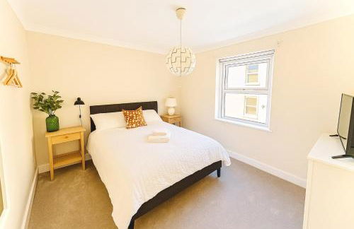 Stunning 5 bed house in enviable location - Photo 10