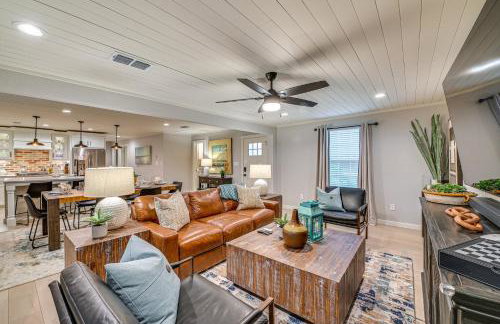 Hot Tub! Family Haven 3 Mi to Lake Ray Roberts - Foto 6