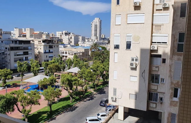 Masaryk Musk in Bat Yam - Foto 24