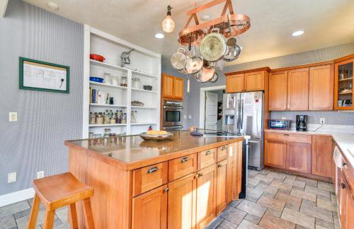 Rainier Home on 20 Acres with Blueberry Farm! - Foto 9