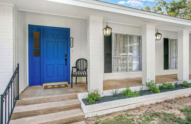 A Crystal Place Hot Tub 1 Blk off Main St! - Foto 16