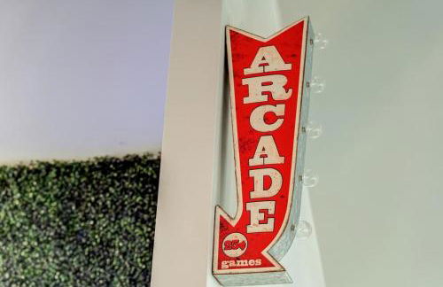 King Beds with Hot Tub Arcade & Golf Course View - Foto 34