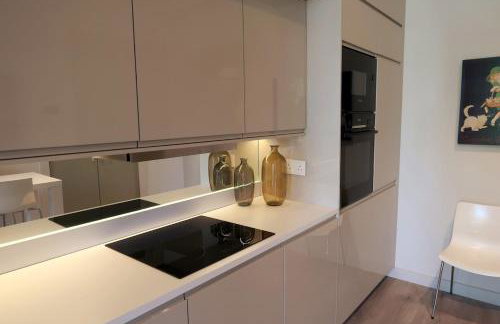 1 bedroom modern en-suite apartment Nine Elms - Foto 4