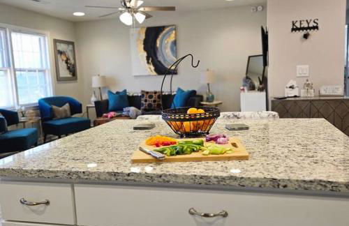 Chic Oasis: 3BR, 2BA, Private Deck - Foto 2