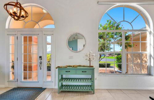 Spacious Canal-View Home with Pool and Game Room - Foto 52