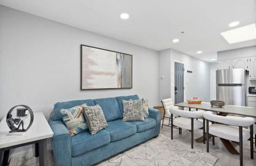 New and Beautiful 2BR Apt in Prime Spot 20 Min to NYC - Foto 8