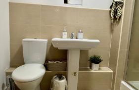 Stylish City Centre Stay - 4 mins to station - Fast Wifi - Near Stadiums - Foto 12