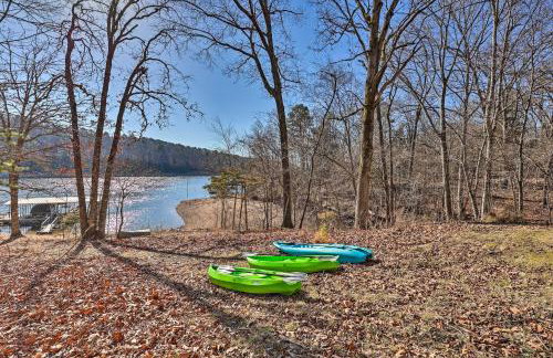 Cozy Beaver Lake Cabin with Waterfront View and Kayaks - Foto 27