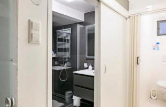 Günstiges grünes Ferienzimmer mit separater moderner Dusche - Foto 3