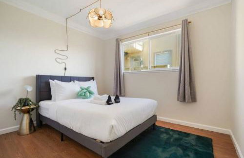 Mountain View 2BR Retreat with Private Deck - Foto 9