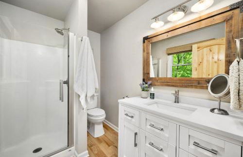 Family-Friendly 3BR Home w Bunk Room & Yard - Photo 32