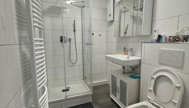 Modernes Zimmer am Campus 3 mit Gemeinschaftsbad - Foto 2