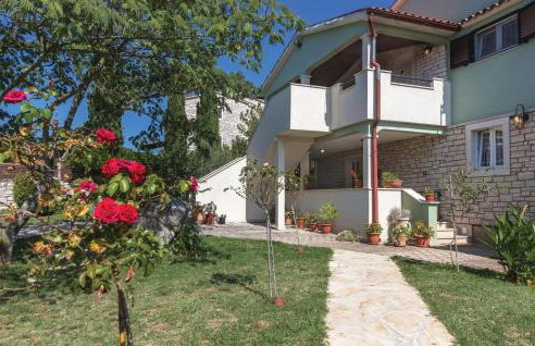 Cozy Apartment In Pilkovici With Wifi - Photo 30