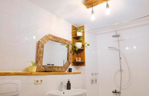 Apartment Bavaria - Zentral mit Stellplatz, Küche & Netflix - Foto 14