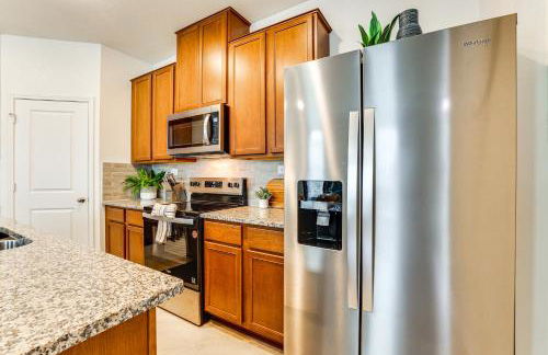 12 Mi to San Antonio River Walk Home with Yard! - Photo 9