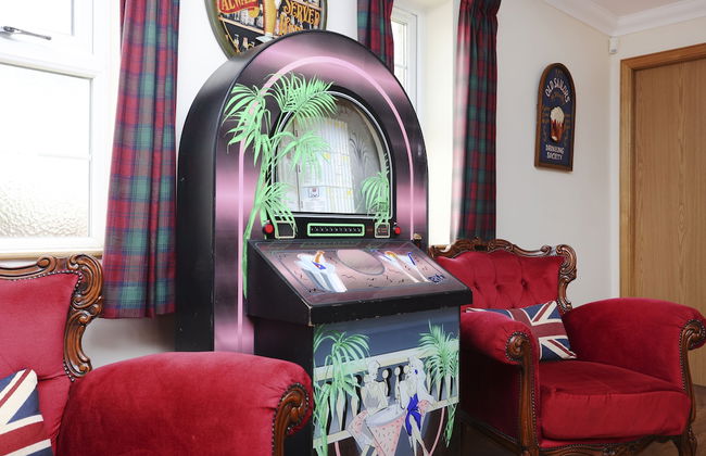 JOIVY Greenknowes Estate With Hot Tub And Bar - Foto 45