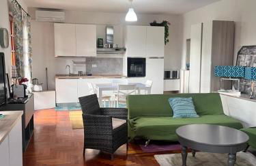 Casa di Zoe apartment - Punto di sosta x bikes auto e moto a 20 minuti dall'autostrada - parcheggio privato - giardino con barbecue - - Foto 34