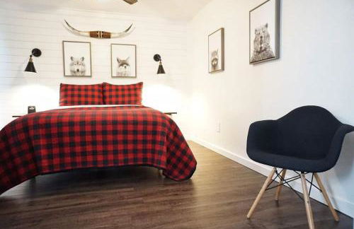 Fox Den- Pet Friendly Suite in Shaver Lake - Photo 2