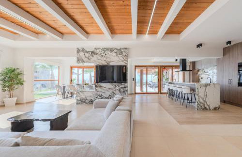 Golden Sand Beach Villa - Photo 13