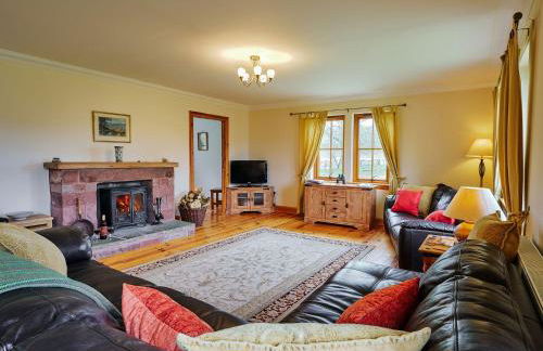 Holly House - Photo 6