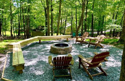 AMAZING Home with PRIVATE POOL, GAME ROOM & FIRE PIT! - Foto 4