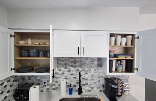 Close to the Action, Peaceful When You Return - Foto 18