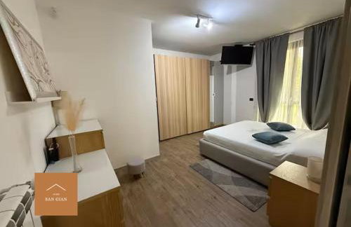Large apartment with private garden - Foto 12