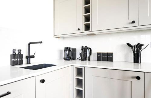 Steps from Hampton Court – Stylish London Retreat - Foto 19