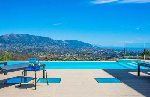 weforyou Exclusive Villa Mairena Private Pool BBQ & Views - Photo 11
