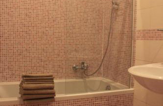 AgliChalet Erbe Montane-Vasca idromassaggio privata condivisa tra i due chalet, con parcheggio privato e colonnina ricarica auto elettrica con supplemento - Photo 34