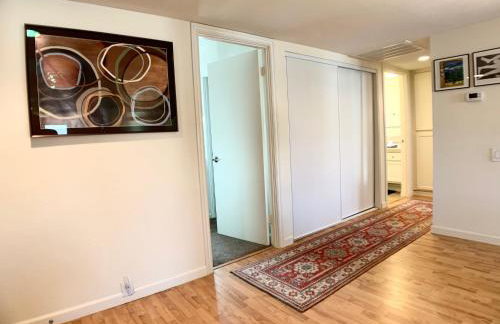 Sunrise Springs 1-Bedroom with Balcony & Pool - Foto 8